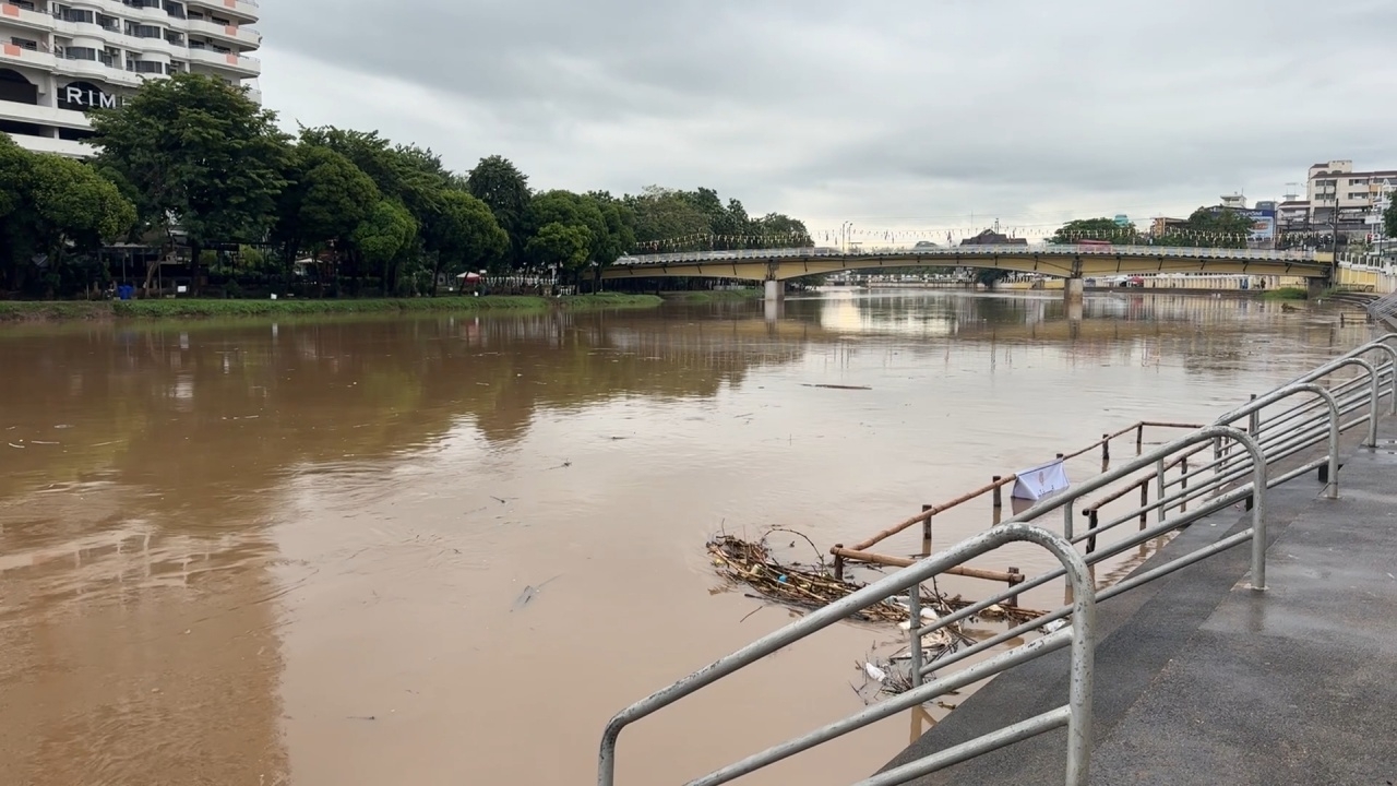 สั่งคุมเข้มดูแล นทท. ลอยกระทง “ยี่เป็งเชียงใหม่” หลังระดับแม่น้ำปิงเพิ่มต่อเนื่อง