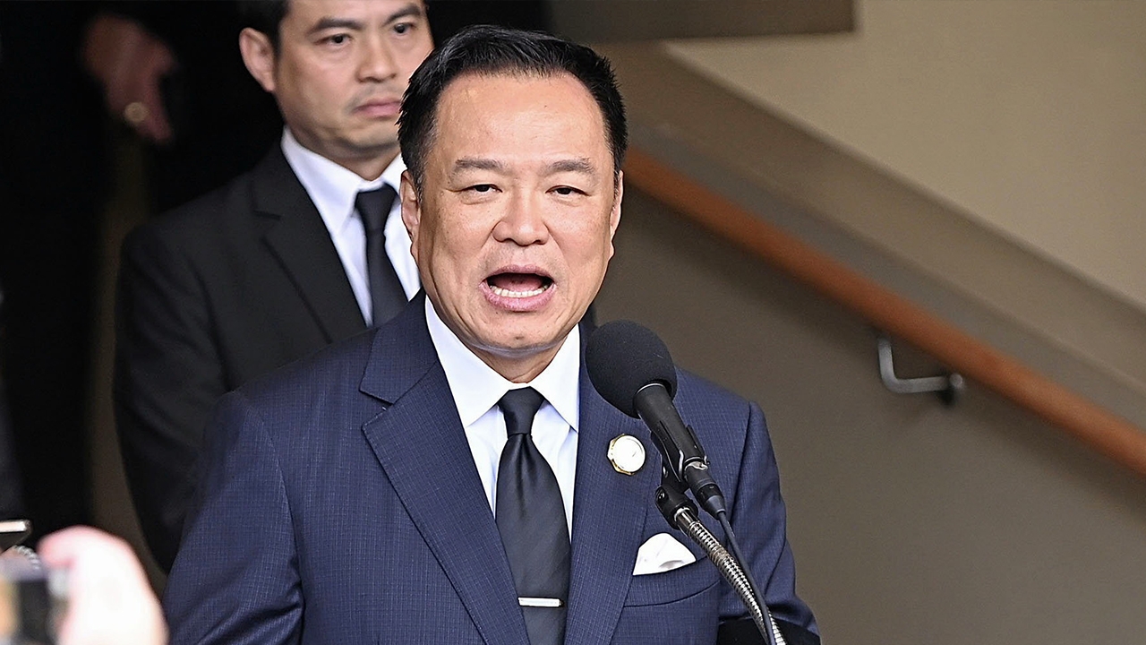 นายกฯ ชักแปร่ง ไม่ยืนยันไทม์ไลน์ยุบสภา "เฉลิมชัย" ทิ้ง ปชป.จ่อซบ กธ.