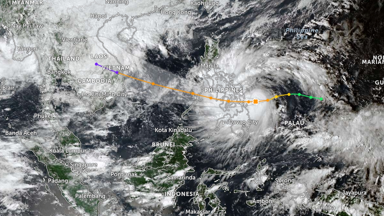 ไต้ฝุ่น "คัลแมกี" เตรียมขึ้นฝั่งฟิลิปปินส์ สั่งอพยพประชาชนนับหมื่นในพื้นที่เสี่ยงภัย