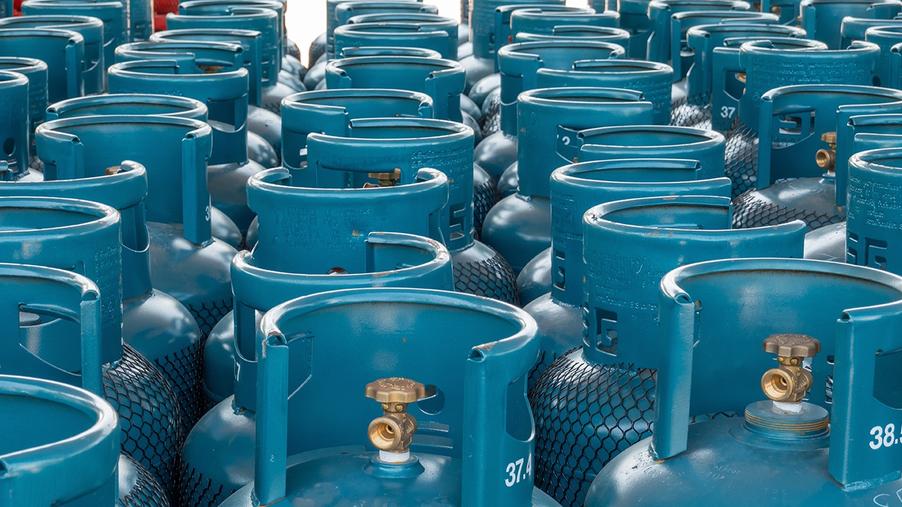 กบง. เคาะ "ตรึงราคาก๊าซหุงต้ม" ถึงสิ้นปี พร้อมตั้งอนุกรรมการลุยซื้อไฟฟ้าเพื่อนบ้าน