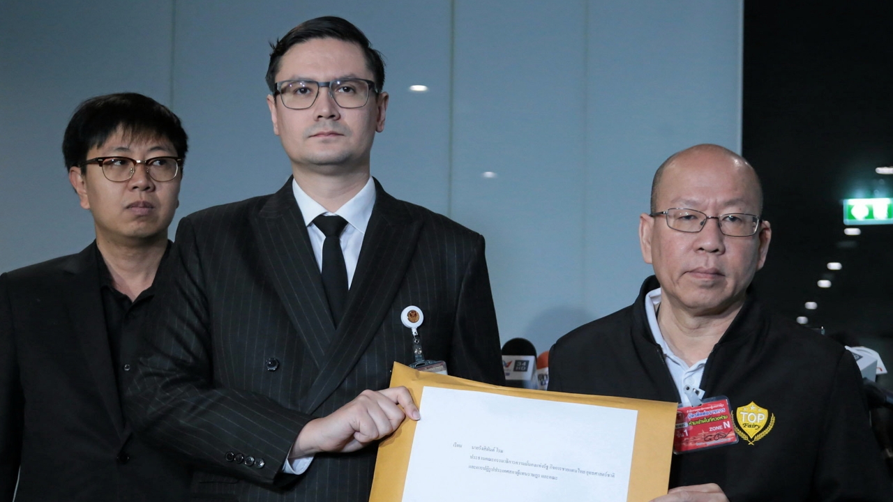 “อัจฉริยะ” โชว์แผนผังนักการเมืองเอี่ยวสแกมเมอร์ จี้ กมธ. เรียกสอบนักการเมือง ช.