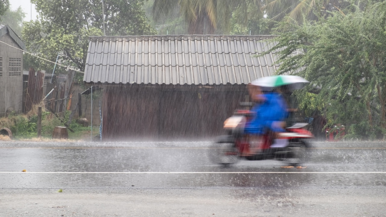 อุตุฯ ประกาศฉบับ 3 พายุ "คัลแมกี" เตือนจังหวัดเตรียมรับมือฝนตกหนักมาก 7–9 พ.ย.