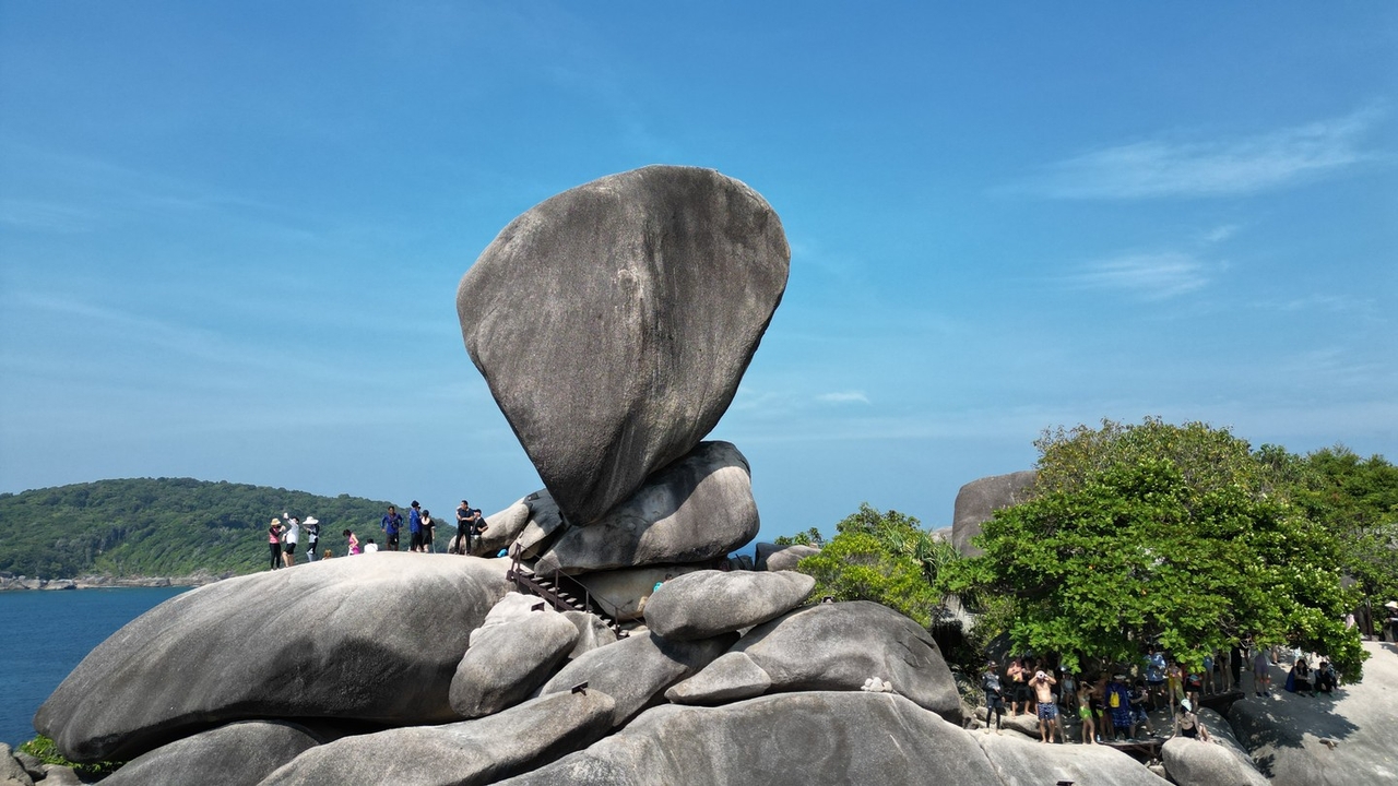 สิมิลันคัมแบ็ก เปิดฤดูกาลท่องเที่ยวทะเลอันดามัน ทะเลสีฟ้าใสงดงามจับใจ