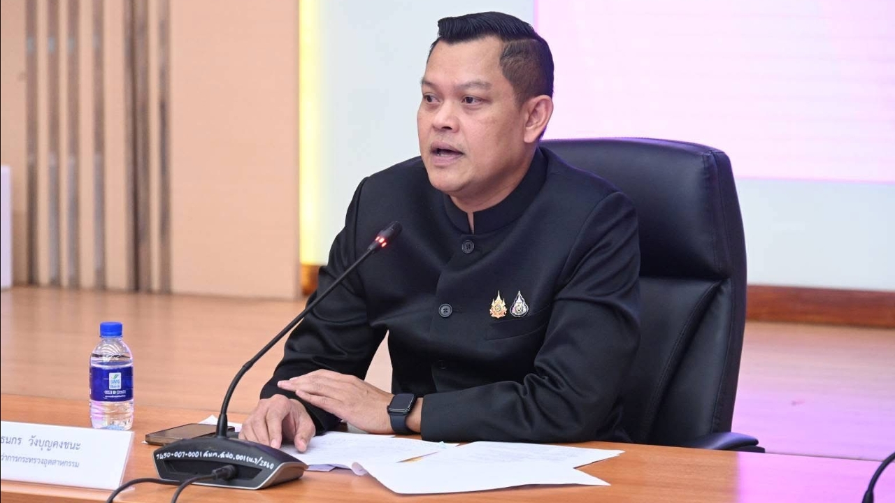 “ธนกร” หารือ โรงงานน้ำตาลทราย ขอลดเผาอ้อยเหมือนปีที่ผ่านมา