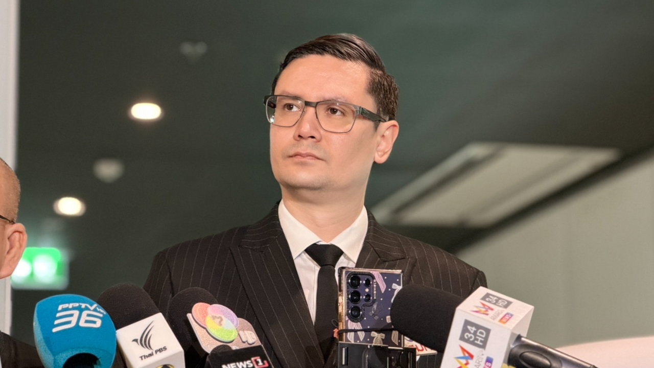 “โรม” โต้ “ไผ่” กล่าวหา ปชน. เลื่อนลอย ไม่มีความรู้พื้นฐานเรื่องฟอกเงิน-บัญชีม้า