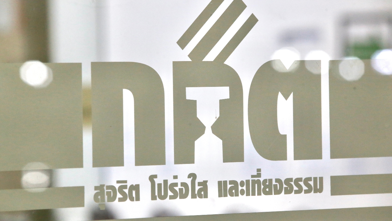 กกต. เคาะเอาผิดทางอาญา อดีตสจ.กอล์ฟ-หญิงใช้รองเท้าตบหน้า ปลัด อบต.