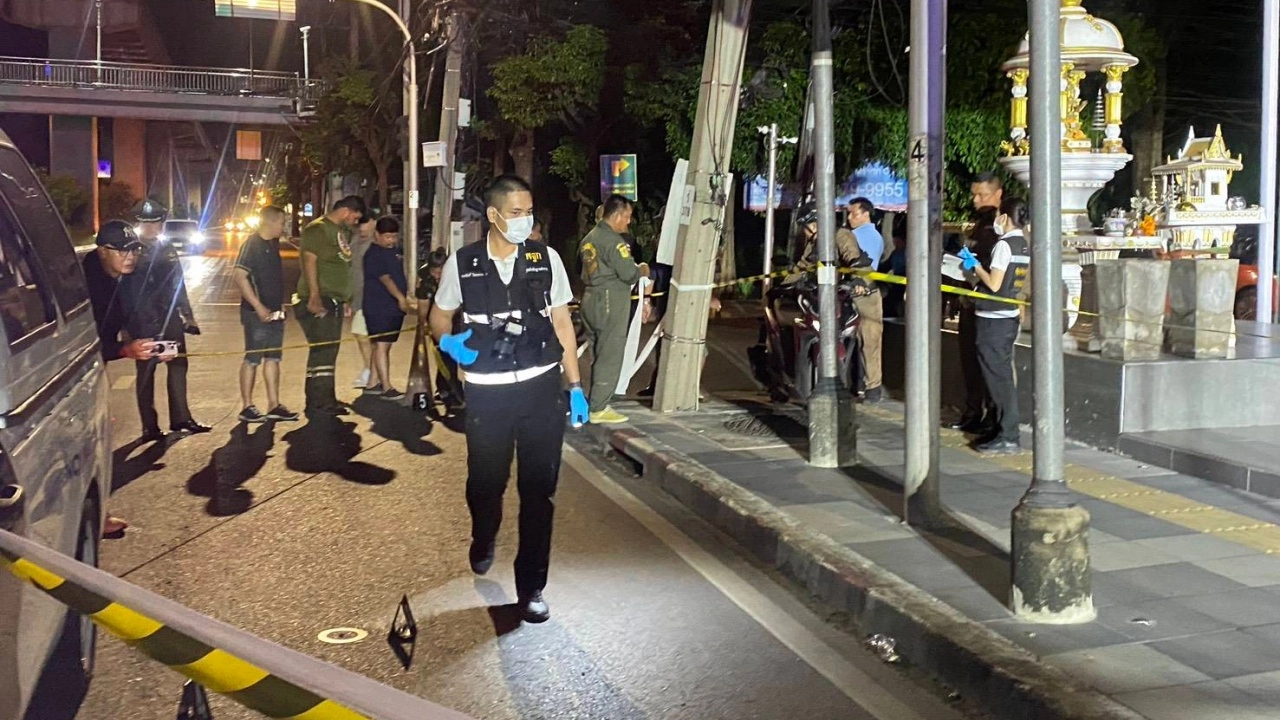กู้ภัย 2 มูลนิธิดัง ไล่ยิงสนั่นถนนลาดพร้าว บาดเจ็บ 3 ราย คาดปัญหาแย่งคนเจ็บ