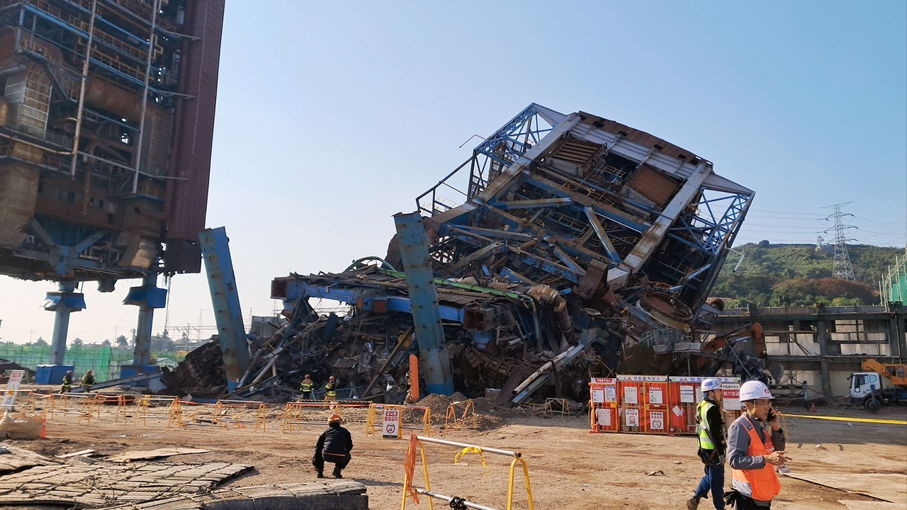 โรงไฟฟ้าเกาหลีใต้ถล่ม ระหว่างเตรียมรื้อถอน พบคนติดใต้ซากอย่างน้อย 7 คน