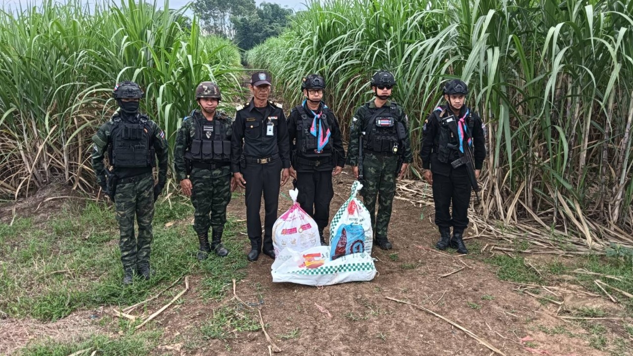 ขาดแคลน ทหารสระแก้วยึด "ไส้กรอก-ลูกชิ้นเถื่อน" 50 กก. คาดเตรียมส่งตลาดกัมพูชา