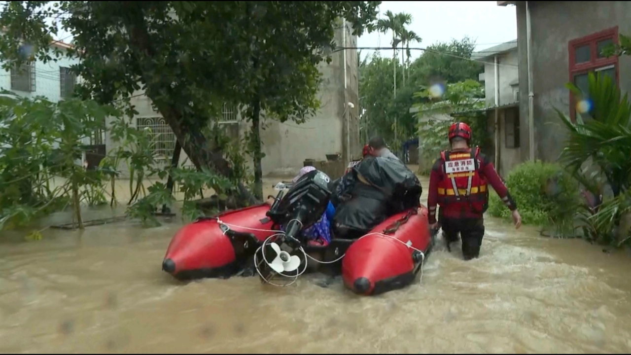 ไหหลำอพยพคนนับพัน ยกระดับเตือนภัย รับมือพายุไต้ฝุ่นคัลแมกี
