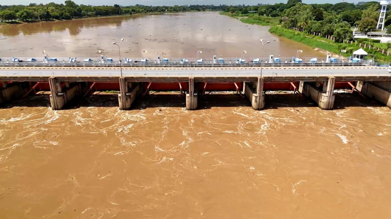 เช็กพื้นที่ได้รับผลกระทบ "เขื่อนเจ้าพระยา" ระบายน้ำในอัตรา 2,700 ลบ.ม./วินาที