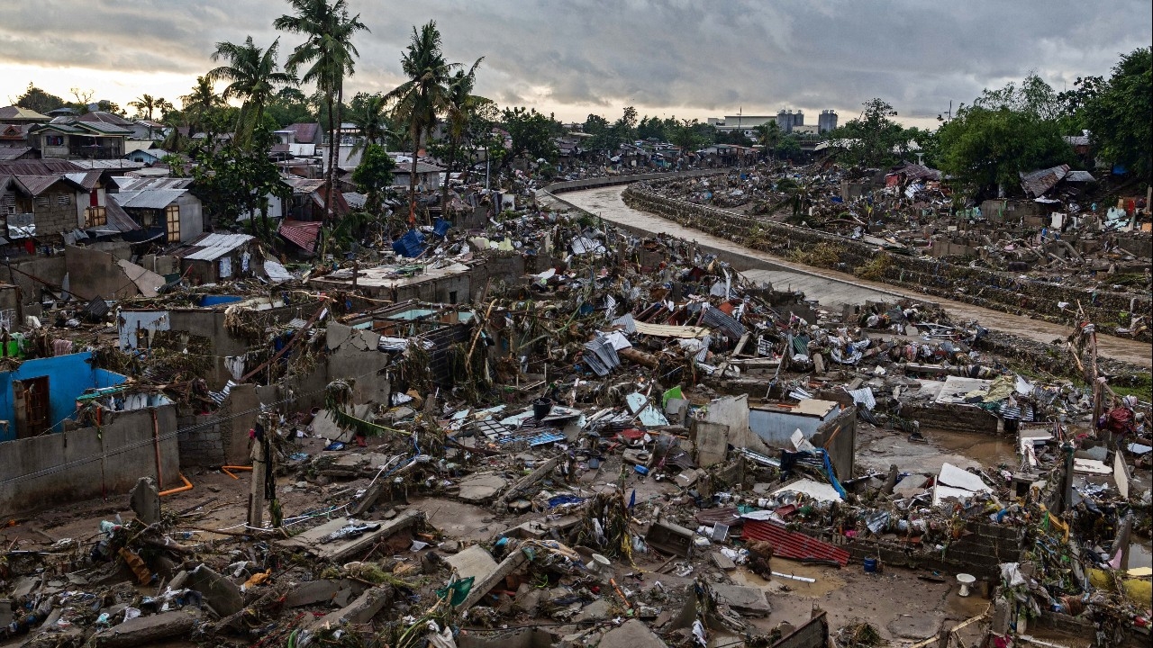 ฟิลิปปินส์ประกาศ "ภาวะภัยพิบัติ" หลังยอดผู้เสียชีวิตจากไต้ฝุ่น "คัลแมกี" ทะลุ 114 ศพ