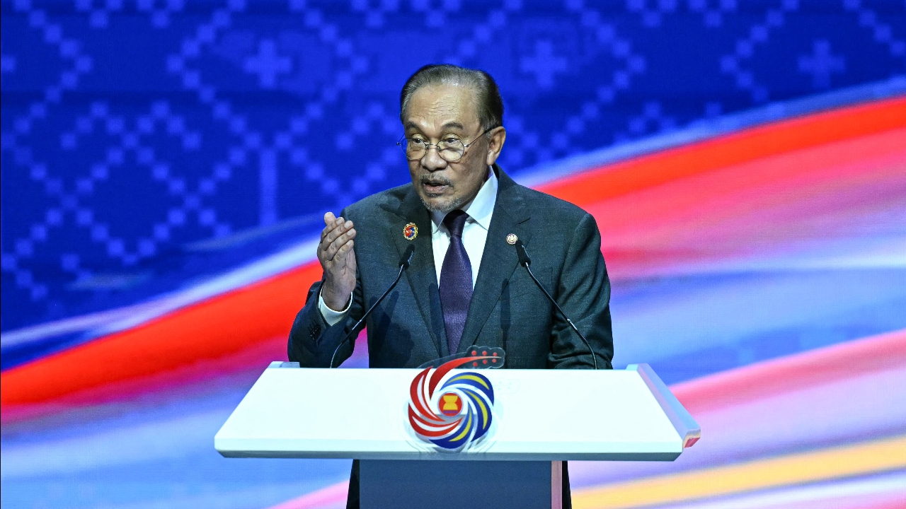 นายกฯ มาเลเซีย ประกาศทุ่ม 142 ล้านดอลลาร์สหรัฐฯ ตั้งโรงงานแรร์เอิร์ธ ปูทางอุตสาหกรรมยุทธศาสตร์โลก