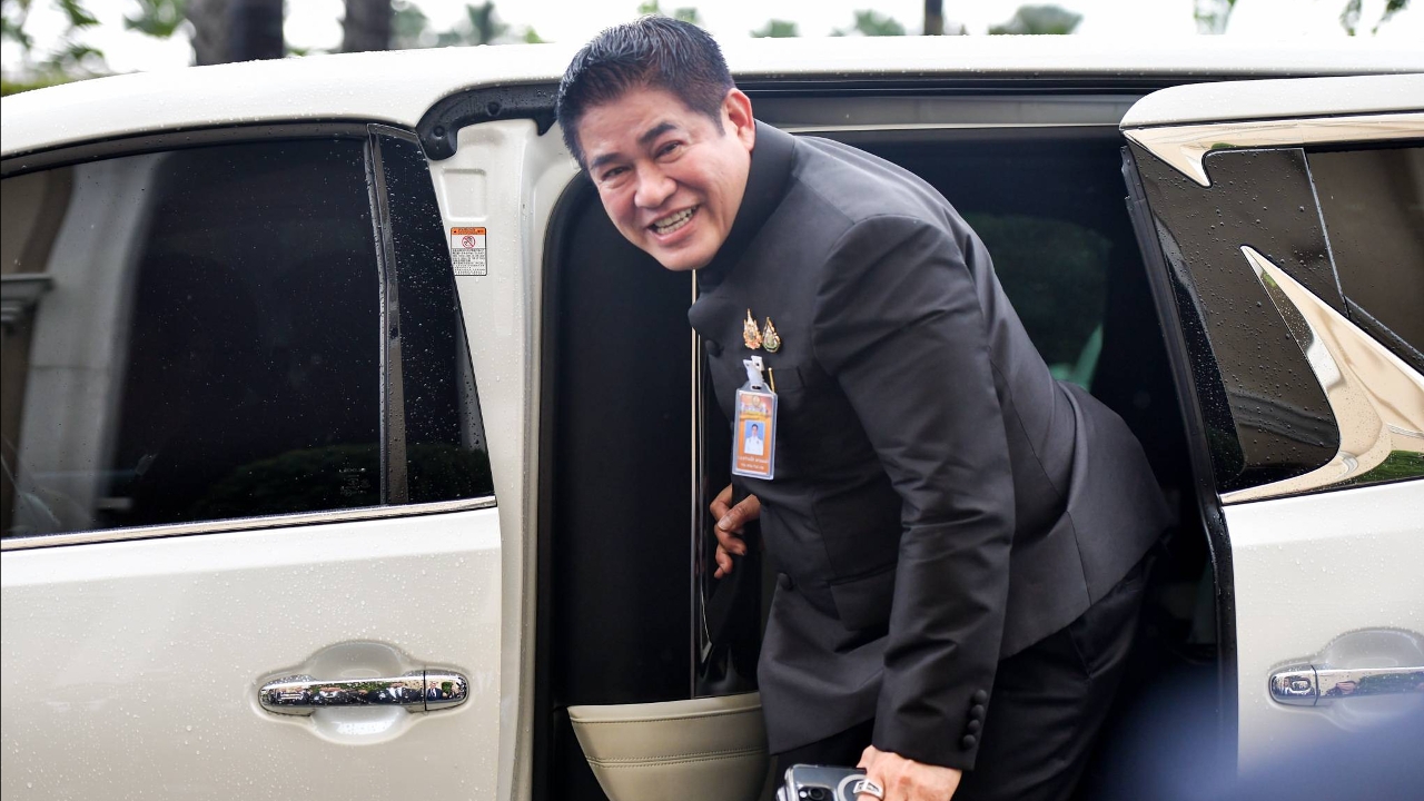 “ธรรมนัส” ยืนยัน สมาชิกพรรค “กล้าธรรม” โปร่งใส เปรียบตัวเองเป็นต้นไม้ใหญ่ นก กา อาศัยเยอะ