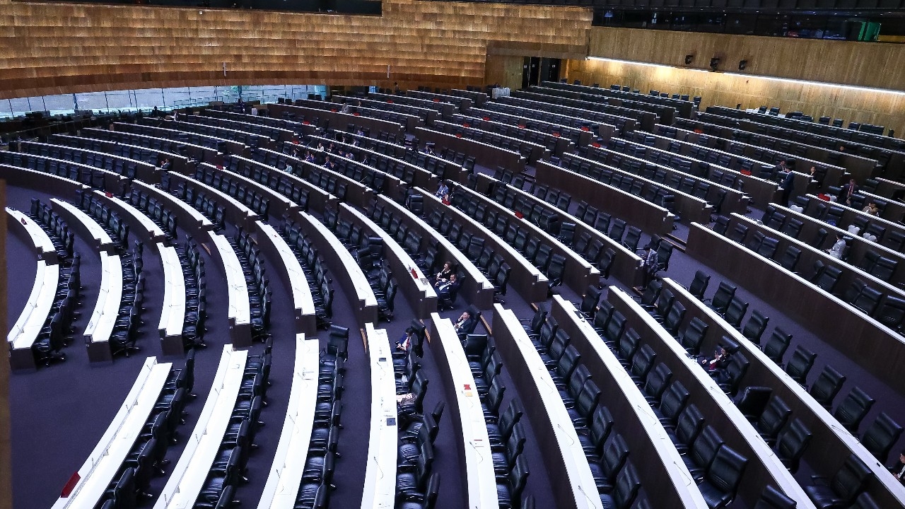 สภาฯ ลากต่อไม่ไหว ติดหล่มปัญหาองค์ประชุมไม่ครบซ้ำซาก ล่าสุดประธานสั่งปิดประชุม