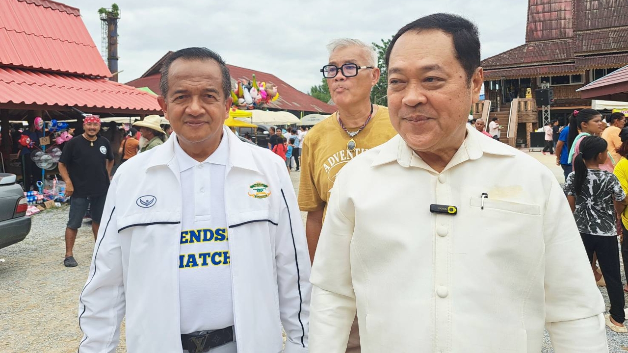 “ทวี” นำทีม “ประชาชาติ” ทอดกฐินวัดป่าสวย สัญญาณอยู่ร่วมกันอย่างสันติสุขไทยพุทธ -ไทยมุสลิม