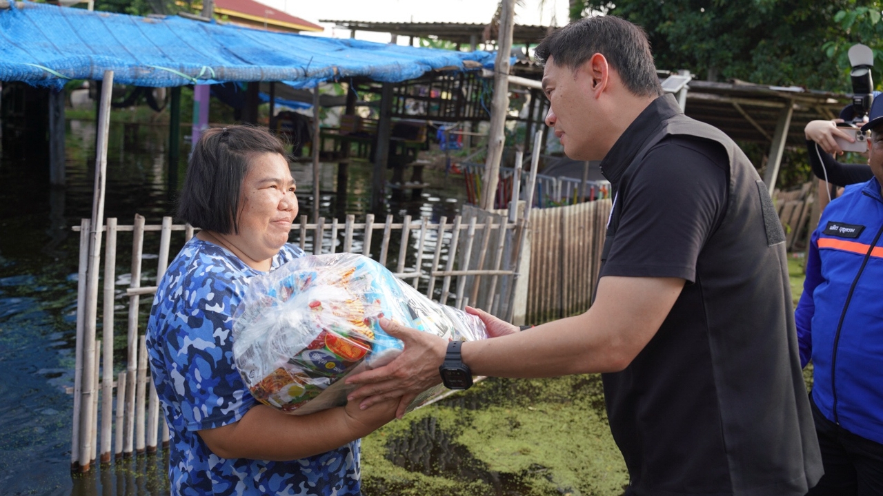 “ดร.เอ้” ลงพื้นที่บางบาล จี้รัฐต้องทบทวนนโยบายพื้นที่รับน้ำ นำเทคโนโลยีใหม่เข้ามาปรับใช้