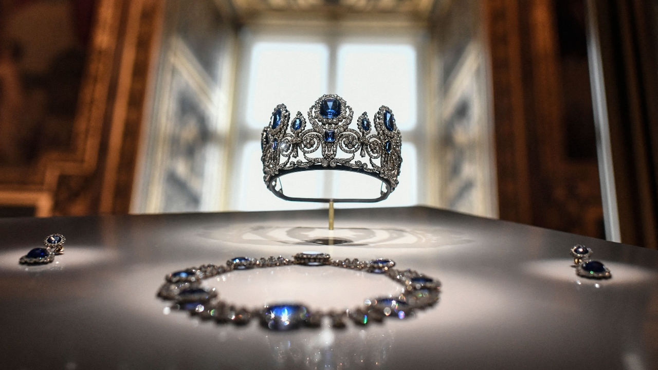 ประเมินมูลค่าเครื่องเพชรที่ถูกขโมยจากพิพิธภัณฑ์ลูฟวร์ สูงลิ่วกว่า 3,400 ล้านบาท