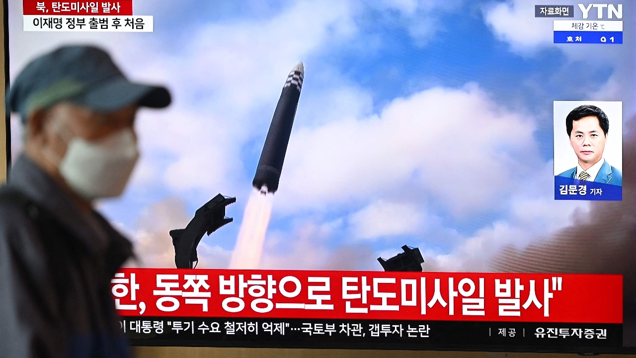 ระอุรับ APEC เกาหลีเหนือยิงทดสอบขีปนาวุธข้ามทวีปโชว์พลัง ก่อนผู้นำโลกเยือนเกาหลีใต้