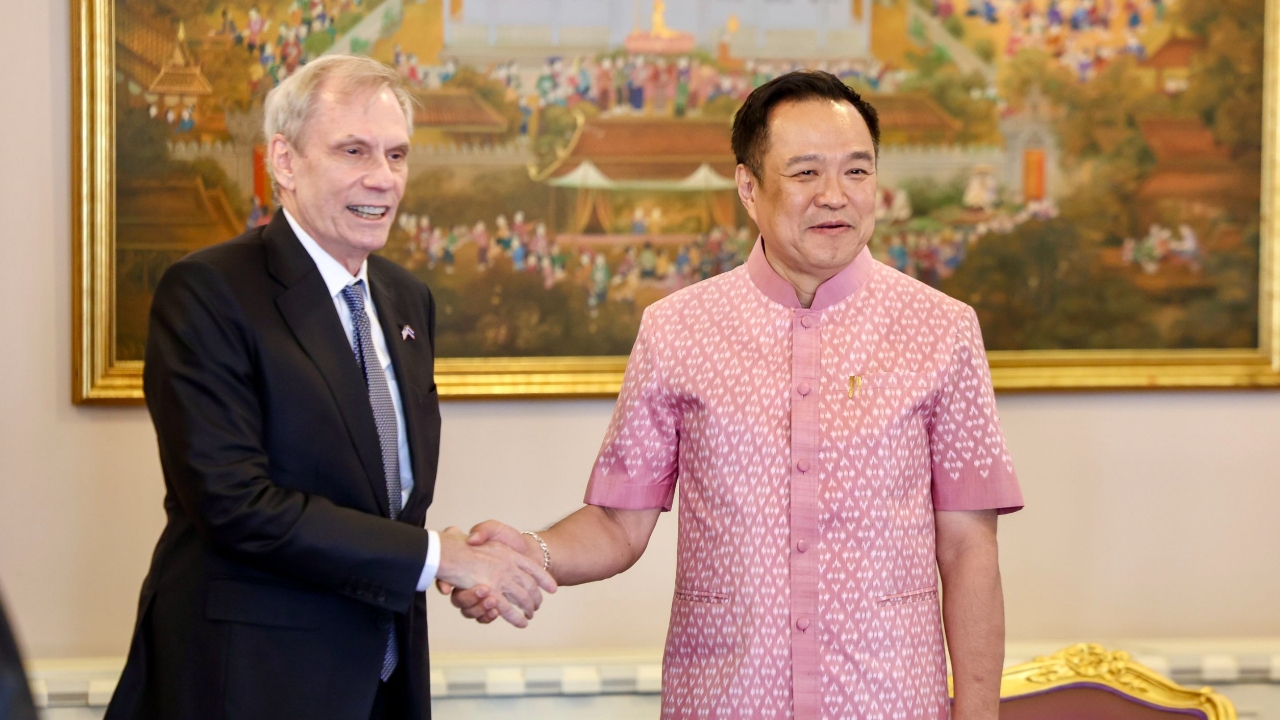 “อนุทิน” หารือทูตสหรัฐฯ ยันจุดยืนไทย 4 ข้อต่อกัมพูชา จ่อหารือร่วมมือปราบสแกมเมอร์