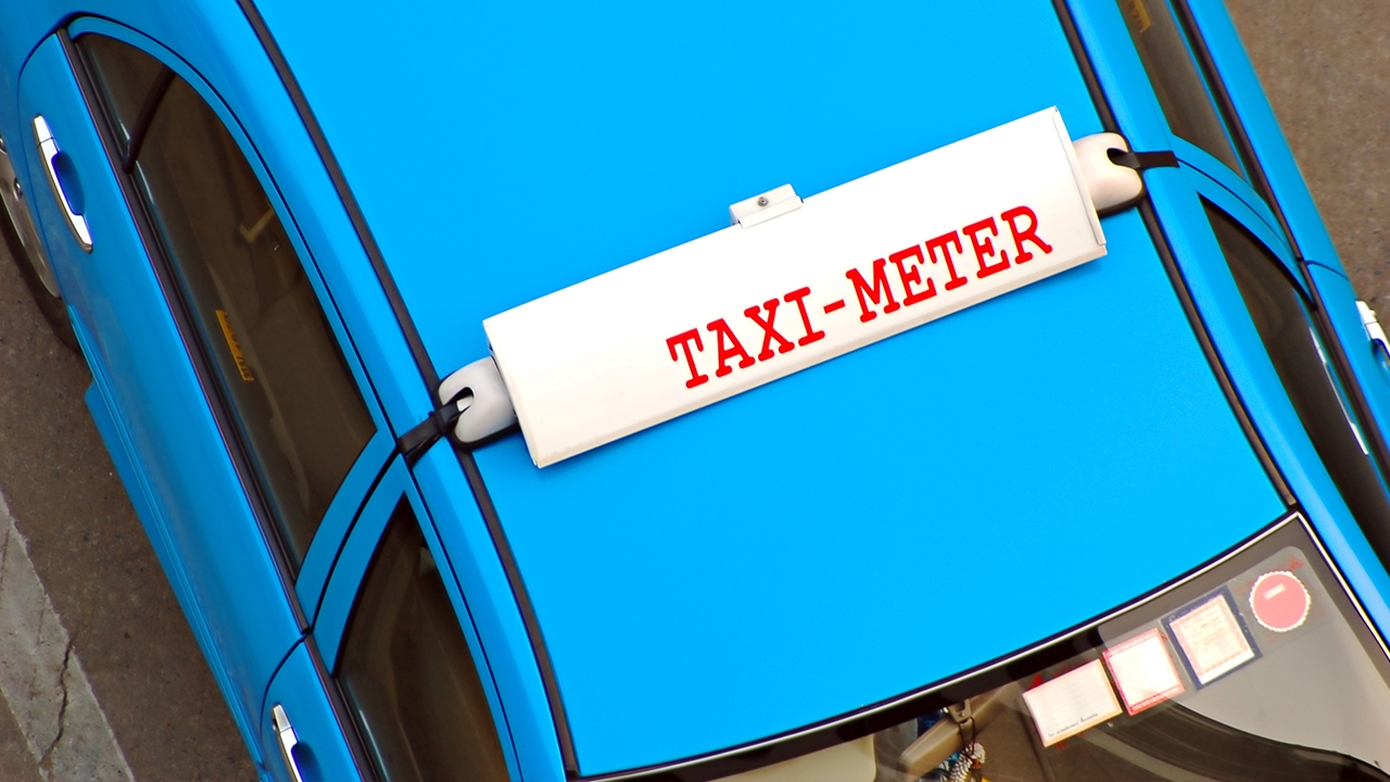 "คมนาคม" ย้ำชัด! ไม่ขึ้นค่าโดยสารแท็กซี่ ลุยทำ Digital Taxi Meter ร้องเรียนบริการ