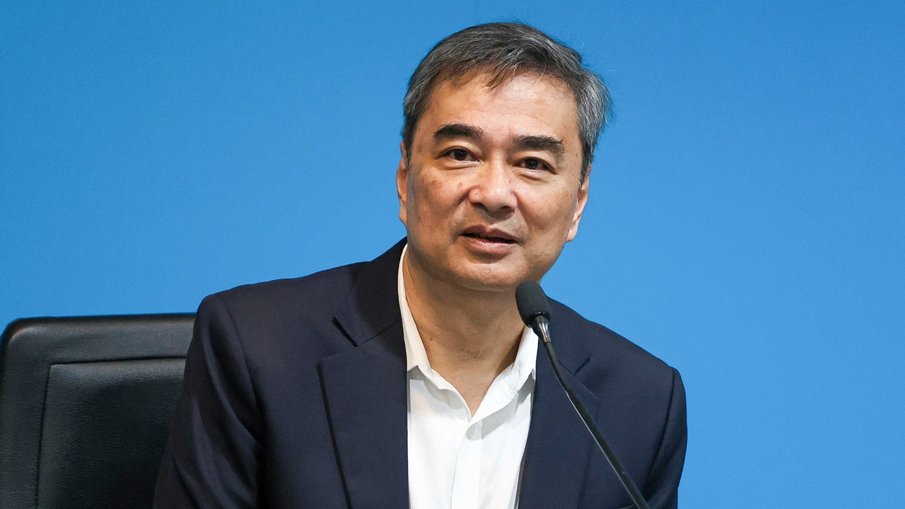 ผ่านฉลุย-สว.ฝักถั่ว 2 กกต.สีน้ำเงิน “มาร์ค” เชิญ 3 คนช่วยกอบกู้พรรคประชาธิปัตย์