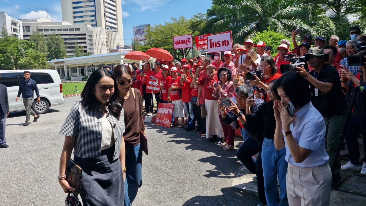 "อิ๊งค์-เอม" เยี่ยม "ทักษิณ" ครั้งที่ 10 พบยังเครียดบ้าง นิ้วชาดีขึ้นแล้ว