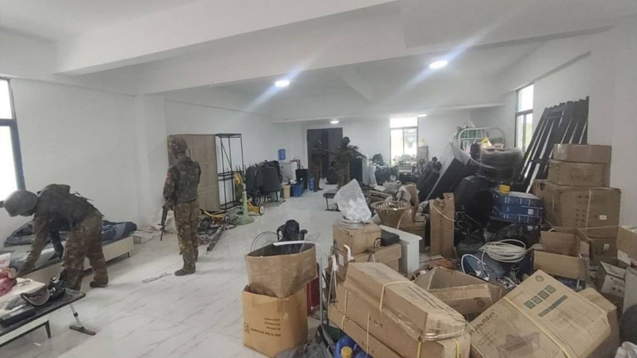 ทหารเมียนมา บุกฐานแก๊งสแกมเมอร์ บริเวณเคเคปาร์ค จับพนักงานกว่า 2 พันคน