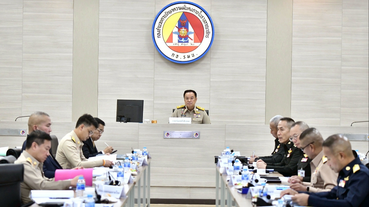 นายกรัฐมนตรี กำชับวงประชุมกอ.รมน. ยกระดับกลไกป้องสแกมเมอร์-แก๊งคอลเซ็นเตอร์ 