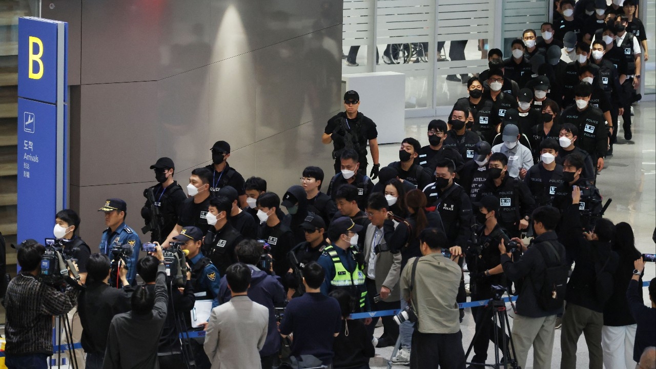 เกาหลีใต้ออกหมายจับ 59 ผู้ต้องสงสัยแก๊งคอลเซ็นเตอร์ หลังส่งตัวกลับจากกัมพูชา