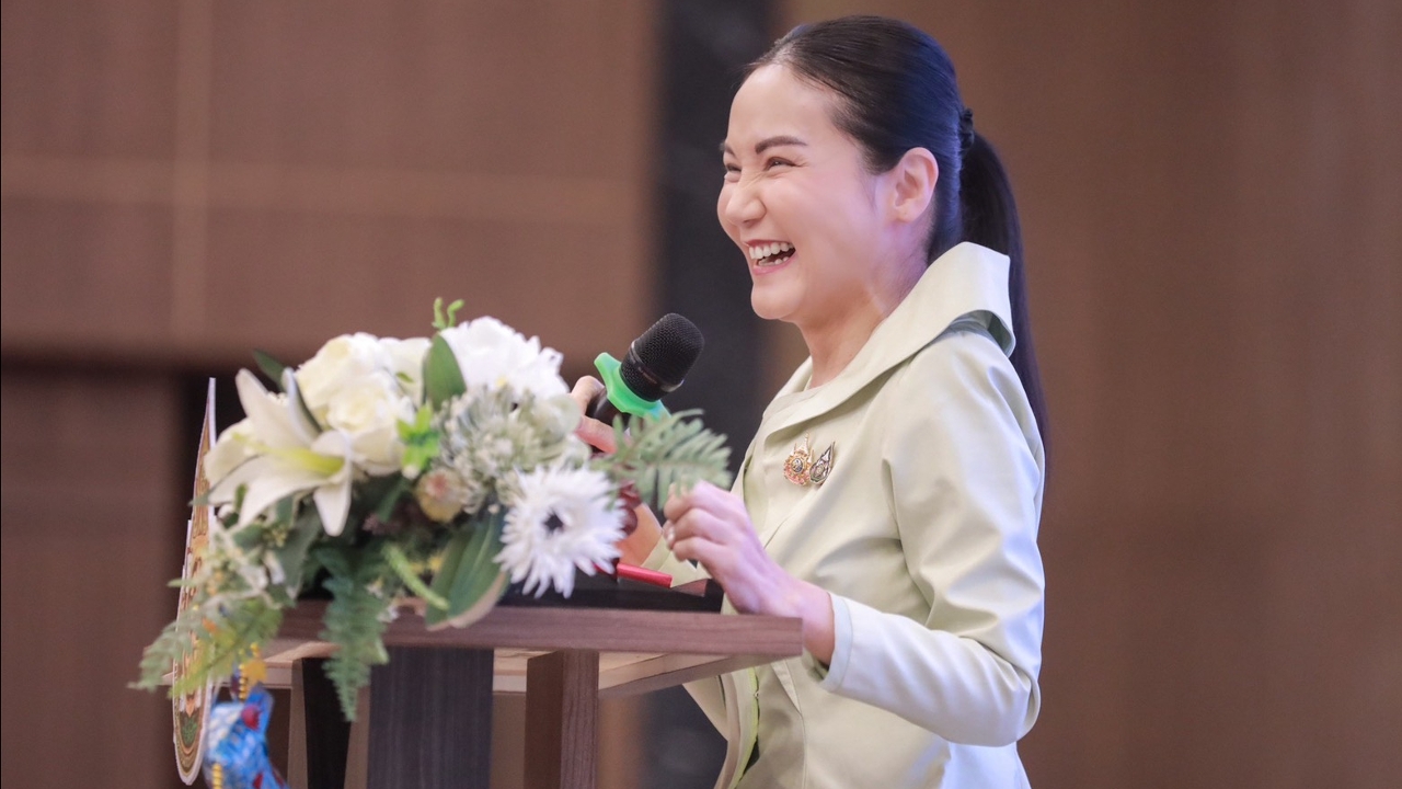 “นฤมล” มอบนโยบาย สพฐ. เน้นวิชาประวัติศาสตร์ให้เด็กได้คิดวิเคราะห์ จ่อเซ็น MOU ซ่อมบ้านพักครู