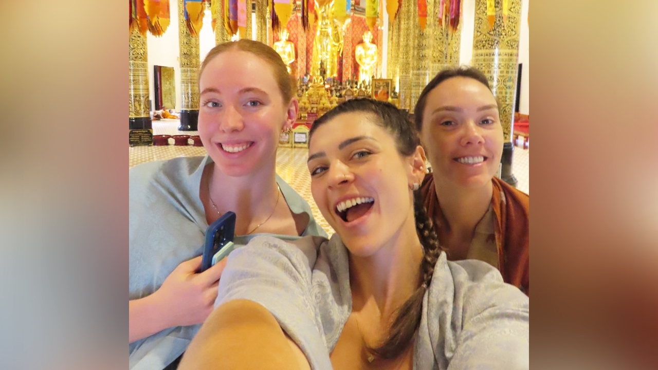 นักวอลเลย์หญิงบราซิล โพสต์ภาพเที่ยวไทย ลั่น มีเด็กคนนึงร้องไห้คิดถึง (ฉันนี่แหละ) 