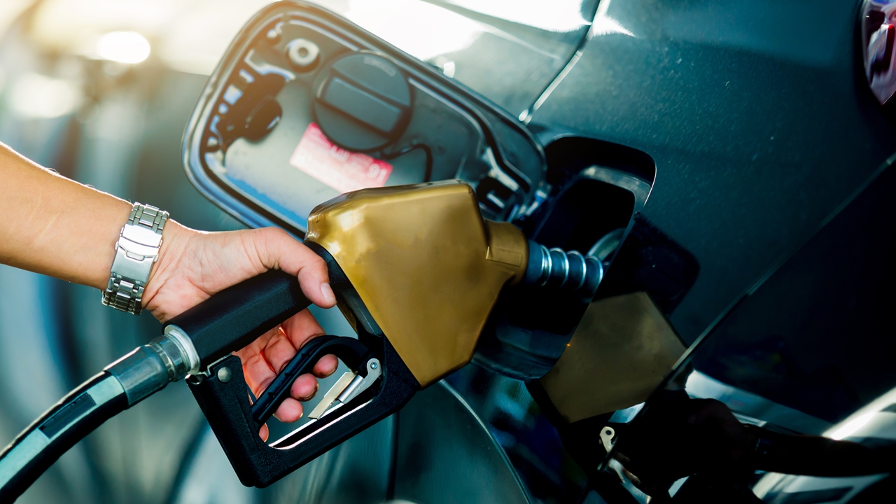 รมว.พลังงาน ยัน ตรึงดีเซล 32 บ./ลิตร แม้สหรัฐฯ คว่ำบาตรรัสเซีย ดันราคาน้ำมันโลกสูงขึ้น