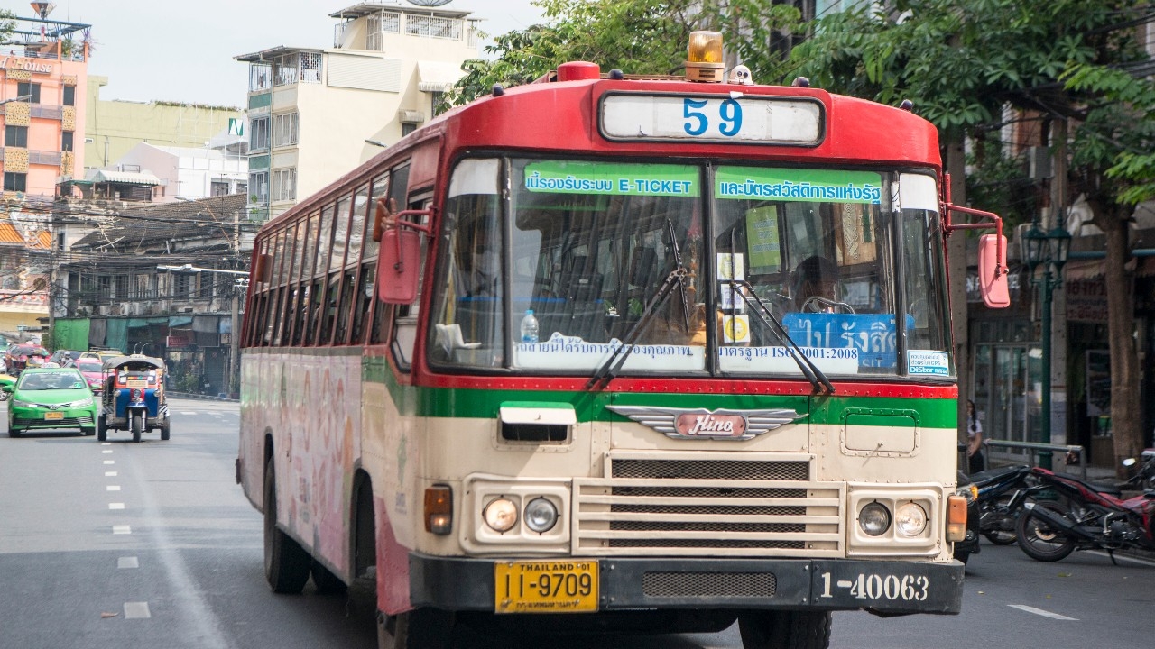 รวมเส้นทางรถ-เรือให้บริการฟรี เข้าถวายน้ำสรงพระบรมศพ "สมเด็จพระพันปีหลวง"
