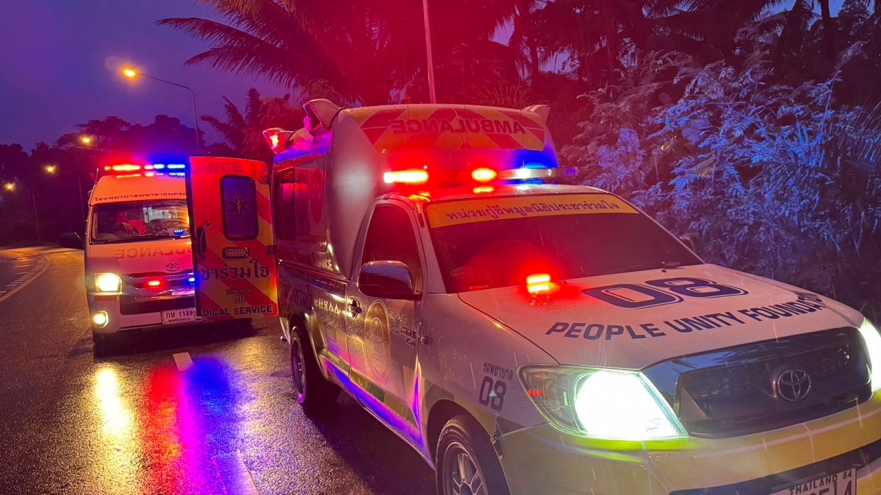 แม่ท้องแก่อั้นไม่ไหว คลอดลูกสาวบนรถกู้ภัย คอหวยแห่ส่อง "เลขเด็ด" ทะเบียนรถ