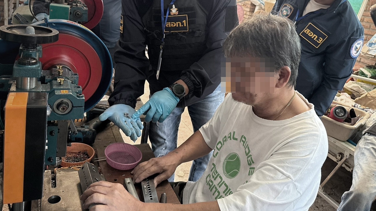 ตร.ไซเบอร์ บุกทลายแหล่งผลิตกระสุนปืนรายใหญ่ ขายออนไลน์ ยึดของกลางกว่า 2 แสนนัด