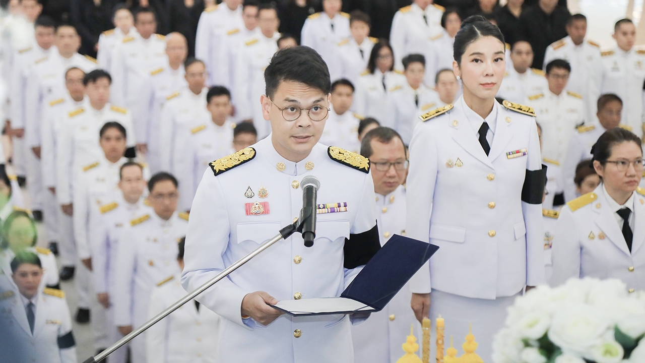 รมว.ดีอี นำคณะ ลงนามแสดงความอาลัย “สมเด็จพระพันปีหลวง” มอบ “ดีป้า” เปิดช่องทางออนไลน์