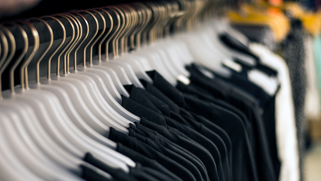 คุมเข้มราคาชุดดำ เตือนห้ามฉวยโอกาสขึ้นราคา-ต้องปิดป้ายชัดเจน ฝ่าฝืนโทษหนัก