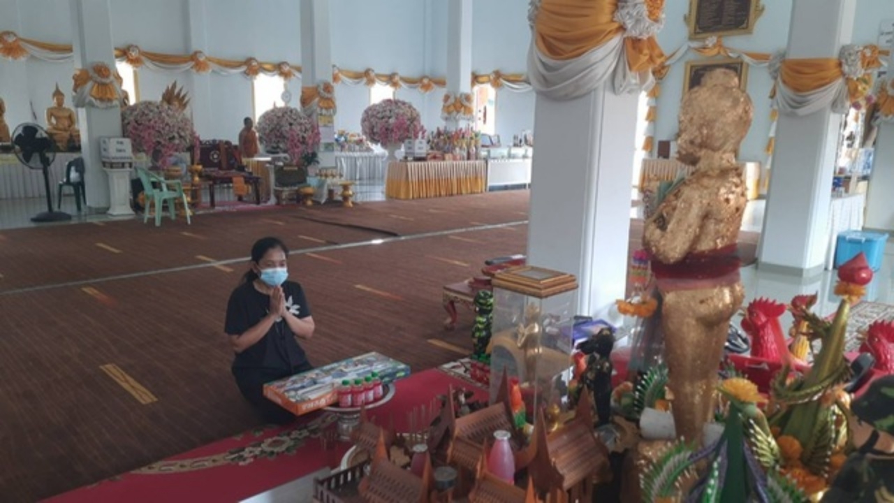 คอหวยสมหวัง มาแก้บน "ไอ้ไข่" หยิบลูกปิงปองเสี่ยงทาย "เลขเด็ด" ลุ้นโชคอีกงวด