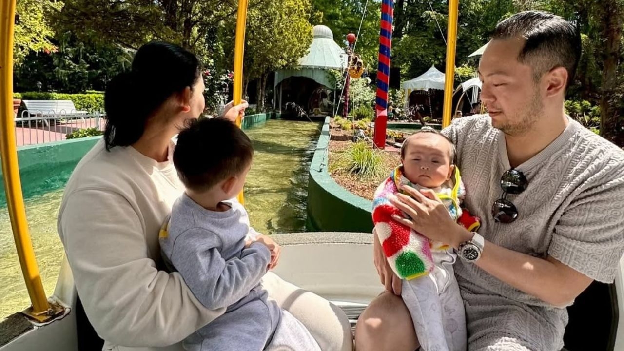 เซบาสเตียน อดีตสามี ดิว อริสรา เปิดภาพอบอุ่น พาลูกๆ เที่ยวสวนสนุก