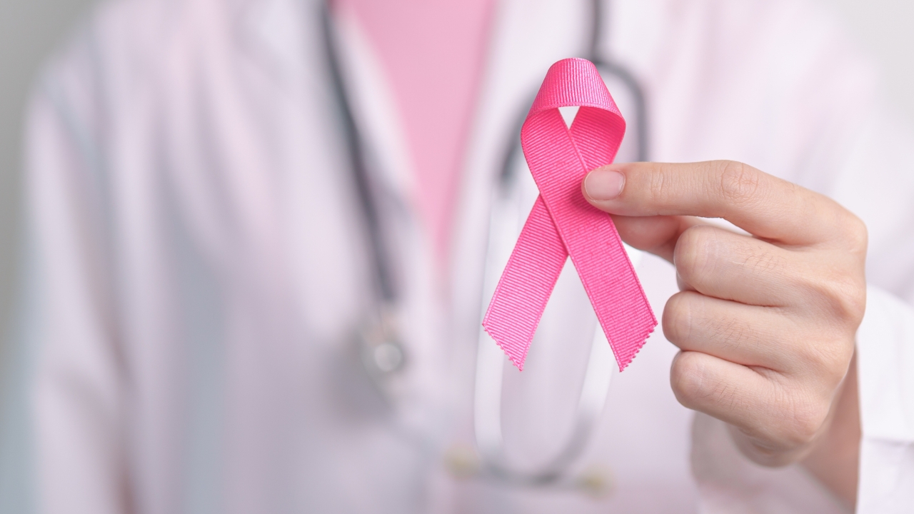 ประกันสังคมชวนผู้ประกันตน ม.33 และ ม.39 ตรวจมะเร็งเต้านมฟรี