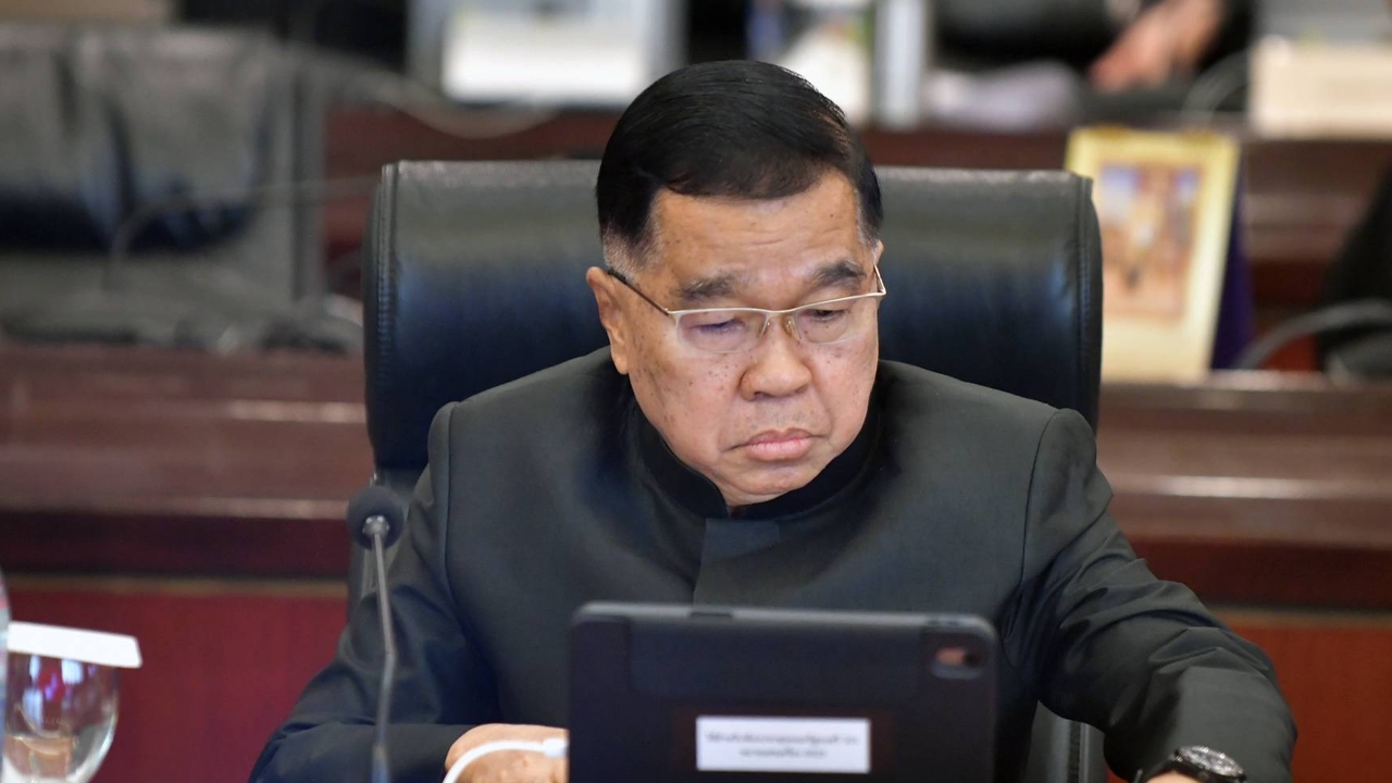 “บิ๊กเล็ก” ชิ่งตอบดราม่า “อนุทิน” พูดไทยรุกล้ำกัมพูชา บอก รอถามนายกฯ