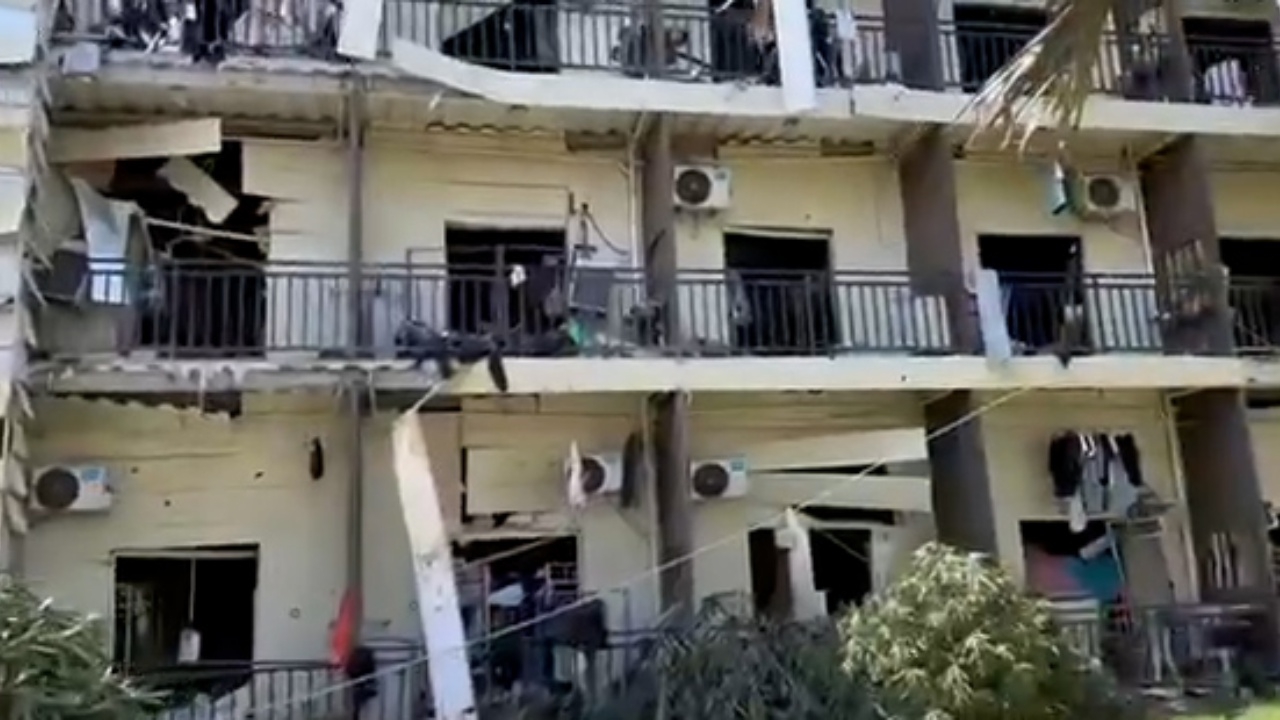 เปิดภาพอาคารสแกมเมอร์ใน "เคเคปาร์ค" หลังถูกระเบิด - แบ็กโฮรื้อทำลายต่อเนื่อง