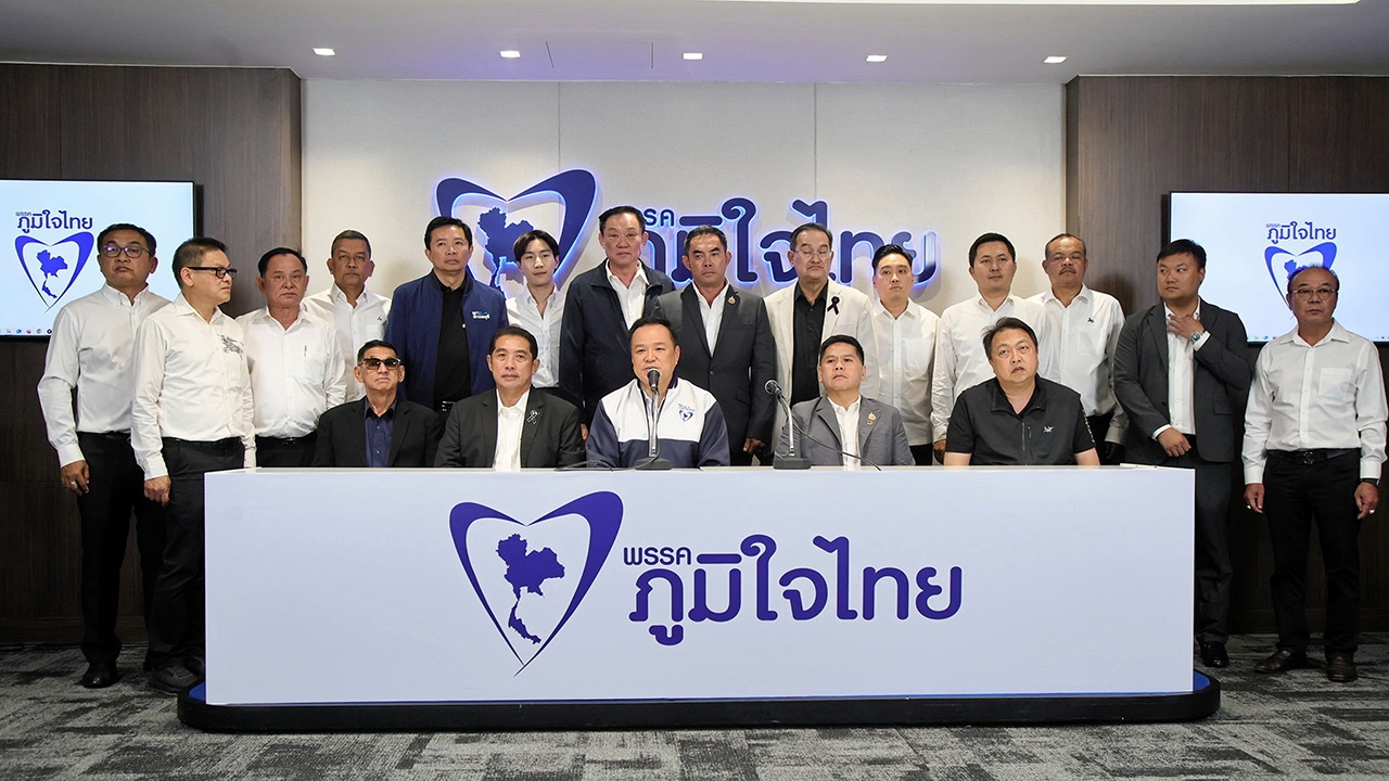 ลูกท็อป-สนธยา เฮเข้าภูมิใจไทย กับบ้านใหญ่ 2 จังหวัด "อนุทิน" ให้รอฟังสัญญาณ 12 ธ.ค.