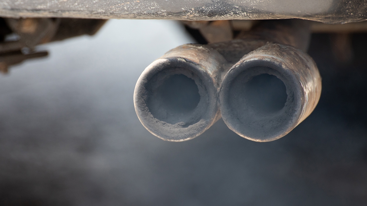 “คมนาคม” ลุยแก้ฝุ่น PM 2.5 ชวนรถใหญ่ลงทะเบียน “Green List” เตรียมรับมือเขตมลพิษต่ำ