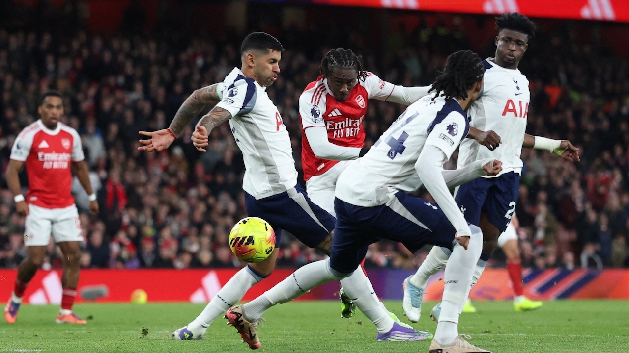 ผลบอลเมื่อคืน อาร์เซน่อล ไล่ถล่ม สเปอร์ส นำโด่งจ่าฝูงพรีเมียร์ลีก