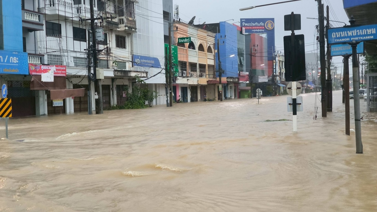 น้ำท่วมสงขลาอ่วม ประกาศเขตภัยพิบัติทั้ง 16 อำเภอ ผู้ว่าฯ สั่งอพยพประชาชนด่วน