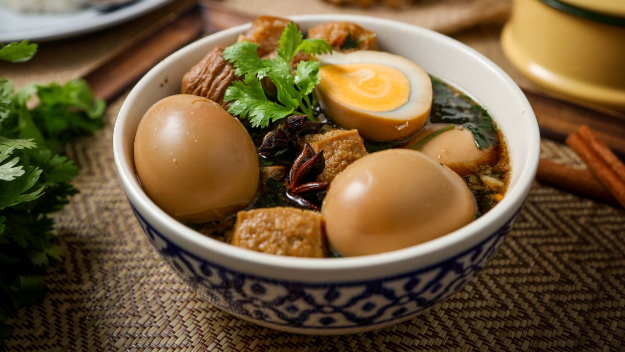 วิธีทำไข่พะโล้โบราณ ไข่พะโล้หมูสามชั้น สูตรเนื้อนุ่ม รสหวานอร่อย