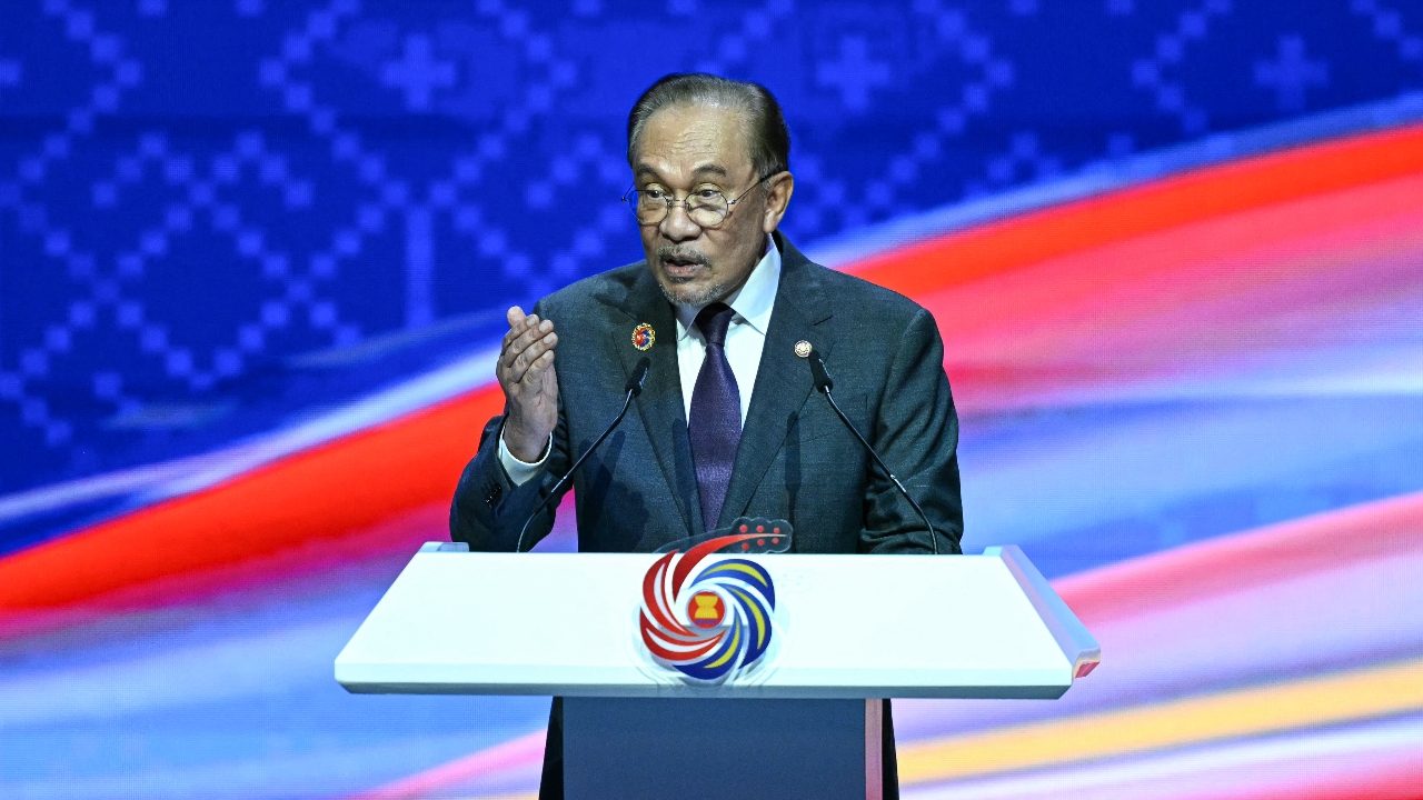 อันวาร์ปฏิเสธแทรกแซงข้อพิพาทไทย-กัมพูชา ย้ำมาเลเซียเป็นแค่ "เพื่อน" จัดหาเวทีเจรจาสันติภาพ