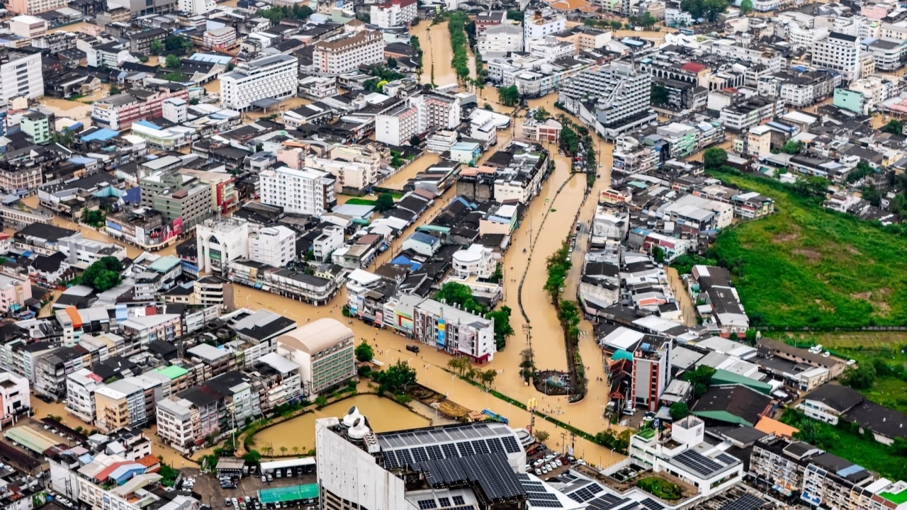 เปิดภาพความเสียหาย "น้ำท่วมหาดใหญ่" ชาวบ้านอ่วมหนัก ข้าวของเสียหายจำนวนมาก